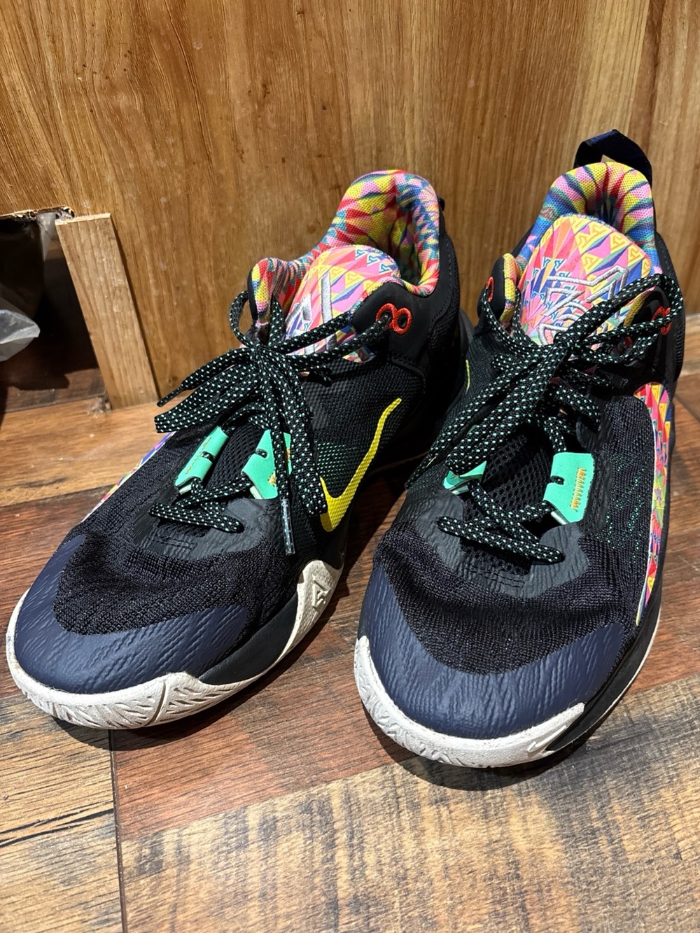 Nike immortality Giannis multicolored sneakers youth size 7Y